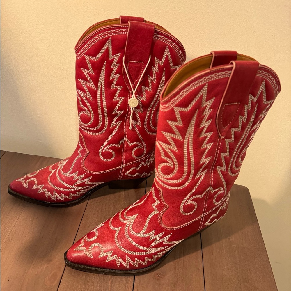 Brand new, unworn size 38 Isabel Marant Duerto cowboy boots.